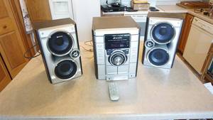 lot 43 image: Sony MP3 3 Disc Changer Model Number HCD-GX355