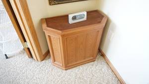 lot 47 image: Humidifier and Thermostat