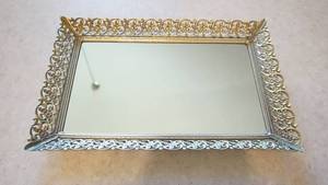 lot 52 image: Decorative Gold Plated Dresser Mirror