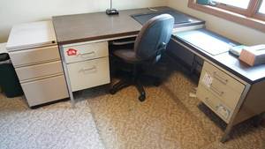 lot 73 image: Office Furniture