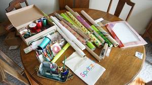 lot 81 image: Gift Wrapping, Ribbon, Colored Pencils and more
