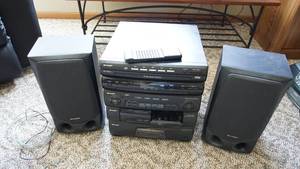 lot 102 image: Sharp 5-Disc CDDual Cassette Stereo System