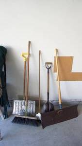 lot 149 image: Misc. ShovelsBrooms