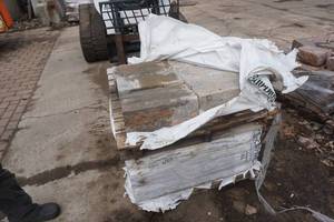 1 Pallet of Brand New Techo Block Mini Creta Sandlewood 6 Wall Clock