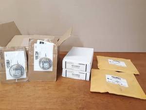 Lot of HVAC Temp Controllers, Pressure Kits and More