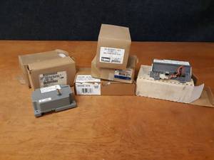 Lot of HVAC Parts - Part No. 35-605601-101 (x2), 41865-001, S9220E-1018, KIT08282 & S8910U