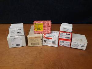 Lot of Honeywell, Danfoss & Johnson Controls HVAC  Parts
