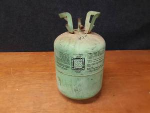 32# Tank of R22 Refrigerant