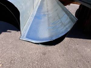 lot 1784 image: Lot of 100 24 Gauge Galvanized Turning Vane Sections