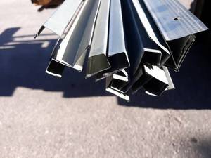 lot 1785 image: Lot of (12) 12 Sheetrock J-Channels and (6) Sheetrock Corners - All 8 Long