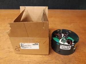 lot 1525 image: NEW GE Electric Motor Module - Lennox # LB 90745L