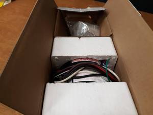 lot 1527 image: NEW Century Electric Motor - 34 to 13 HP - 1 Phase