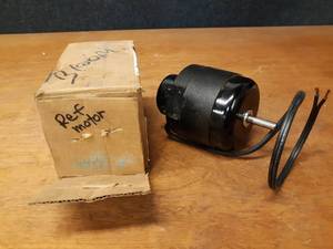 lot 1583 image: NEW Refrigeration Cooling Electric Motor - 208230V - 1 Phase