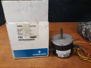 lot 1586 image: NEW Emerson Electric Motor - 15 HP - 1 Phase