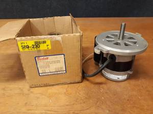 lot 1589 image: NEW Beckett Electric Motor - 17 HP - 1 Phase