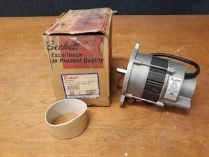 lot 1590 image: NEW Beckett Electric Motor - 17 HP - 1 Phase