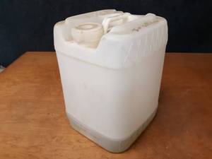lot 1617 image: 1 Gallon Thrift Calci-Buster