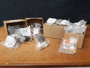 lot 1646 image: Large Lot of Tube Cushion Clamps - 2-18, 1-78, 1-18 & 78