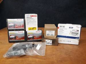 lot 1675 image: Lot of HVAC Ignition Modules - Honeywell, White Rodgers, Robertshaw