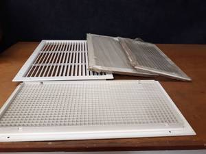 lot 1709 image: Lot of (4) Duct Grates 20x10, 24x12, 24x16