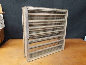 lot 1712 image: 24 x 24 Aluminum Louver
