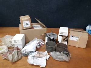 lot 1721 image: Large Lot of HVAC Parts