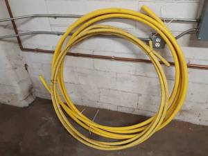lot 1778 image: Lot of about 75 Yellow Gas Pipe - 34 & 1