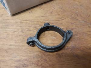 lot 1799 image: Lot of (100) 1-12 Malleable Split Ring Steel Pipe Hangers - Uses 38 Rod