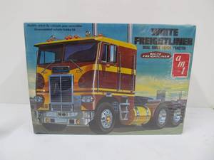 lot 4 image: Vintage AMT White Freightliner Semi Truck