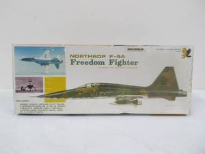 lot 12 image: Vintage Hawk Northrup F-5A Freedom Fighter