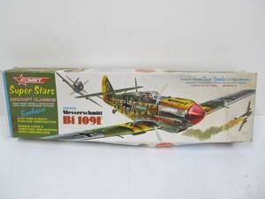 lot 13 image: Vintage Comet Superstars Balsa Wood Flying Model - German Messerschmitt Bf-109E
