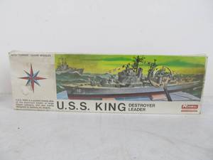 lot 76 image: Vintage Renwal USS King Destroyer Leader
