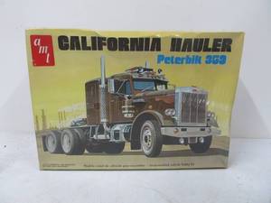 lot 108 image: Vintage AMT California Hauler Peterbilt 359 Super Semi
