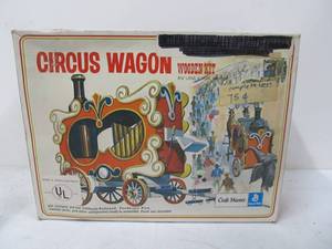 lot 113 image: Vintage General Mills Circus Wagon Wooden Model Kit - Complete but Not New 