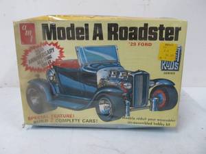 lot 118 image: Vintage AMT 29 Ford Model A Roadster