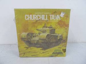 lot 127 image: Vintage Aurora WW2 British Churchill Tank