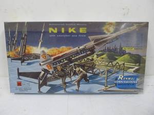 lot 166 image: Vintage Renwal Blueprint Models Nike Anti-Aircraft Missile Launcher