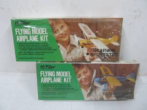lot 170 image: 2 Vintage Hi-Flier Flying Model Airplane Kits