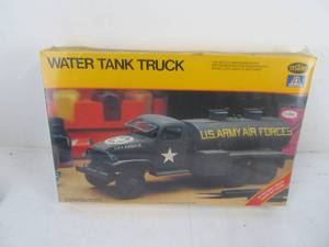 lot 183 image: Vintage Testors US Army Water Tanker Truck