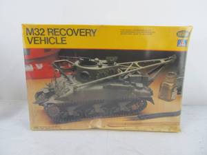 lot 200 image: Vintage Testors US Army M32 Recovery Vehicle