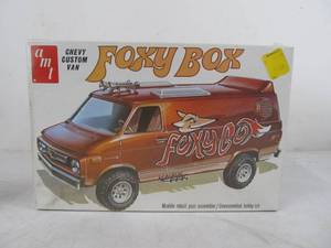 lot 204 image: Vintage AMT Foxy Box Chevy Custom Van
