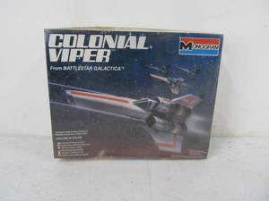 lot 218 image: Vintage Monogram BATTLESTAR GALACTICA Colonial Viper