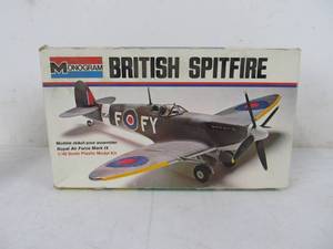 lot 246 image: Vintage Monogram British Spitfire