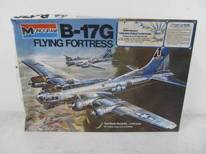 lot 251 image: Large Vintage Monogram B-17 Flying Fortress