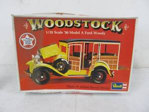 lot 261 image: Vintage Revell Woodstock 30 Model A Ford Woody