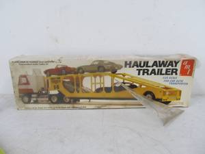 lot 266 image: Large Vintage AMT Haulaway Trailer Car Carrier Auto Transporter