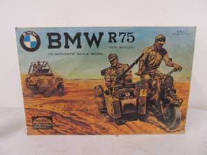 lot 275 image: Larger Vintage Model Power BMW R75 Military Motorcycle wSidecar