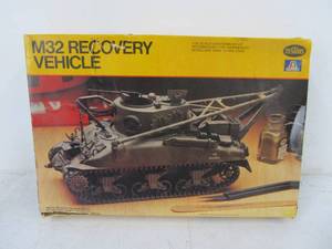 lot 278 image: Vintage Testors US Army M32 Recovery Vehicle