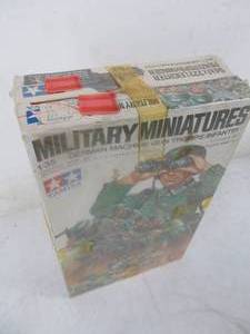 lot 284 image: Vintage Tamiya Double Pack German Machine Gun Troops & Panzerspahwagen