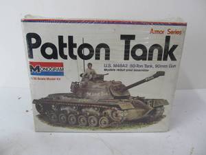 lot 293 image: Vintage Monogram Armor Series Patton Tank
